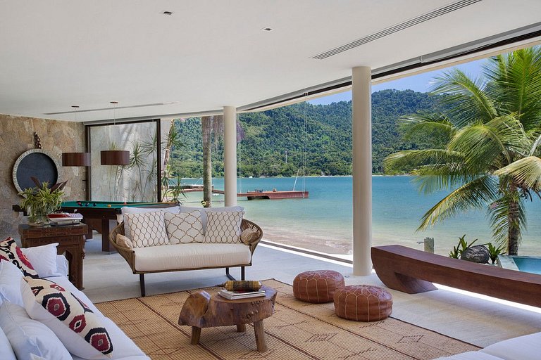 Beachfront Mansion in Angra dos Reis - Ang032