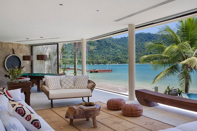 Beachfront Mansion in Angra dos Reis - Ang032