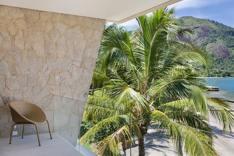 Beachfront Mansion in Angra dos Reis - Ang032