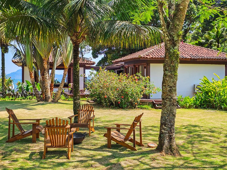 Beachfront villa in Angra dos Reis - Ang009