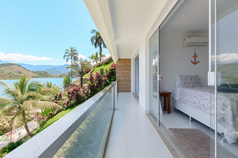 Beautiful 9 suites oceanfront villa in Angra dos Reis - Ang0