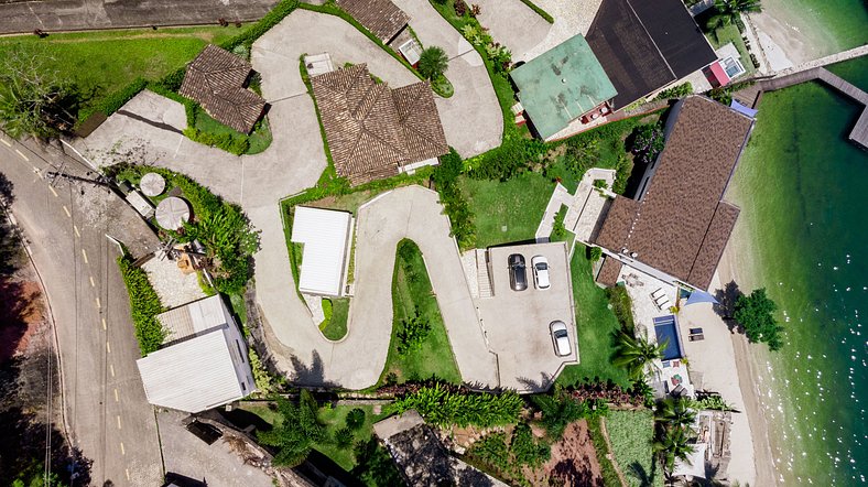 Bela mansão de 9 suites frente mar em Angra dos Reis - Ang00