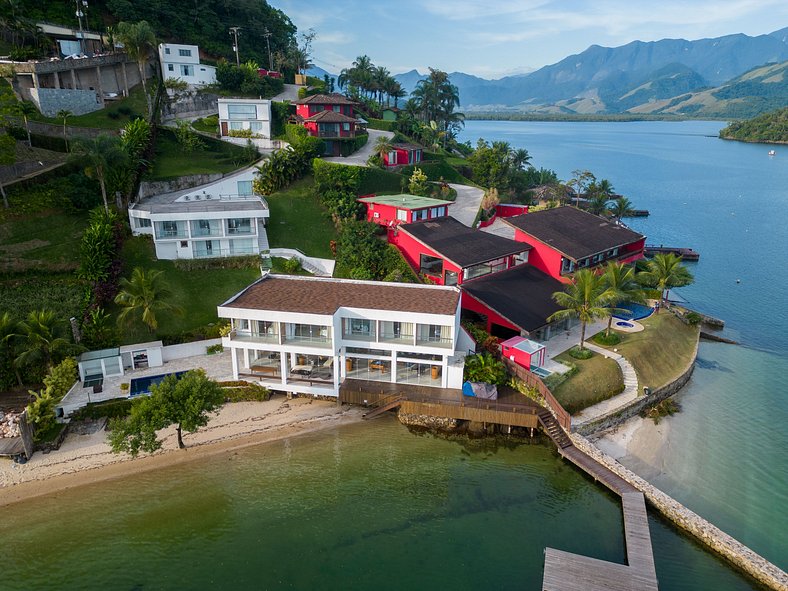 Bela mansão de 9 suites frente mar em Angra dos Reis - Ang00