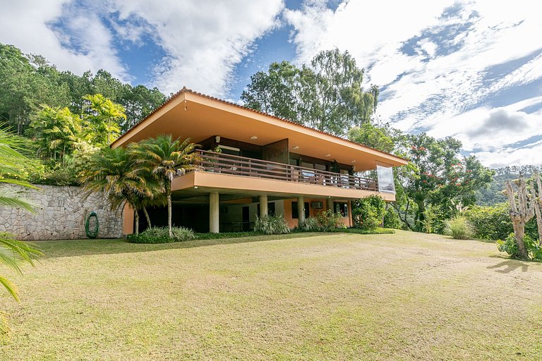 Belíssima villa de luxo em Itaipava - Ita004