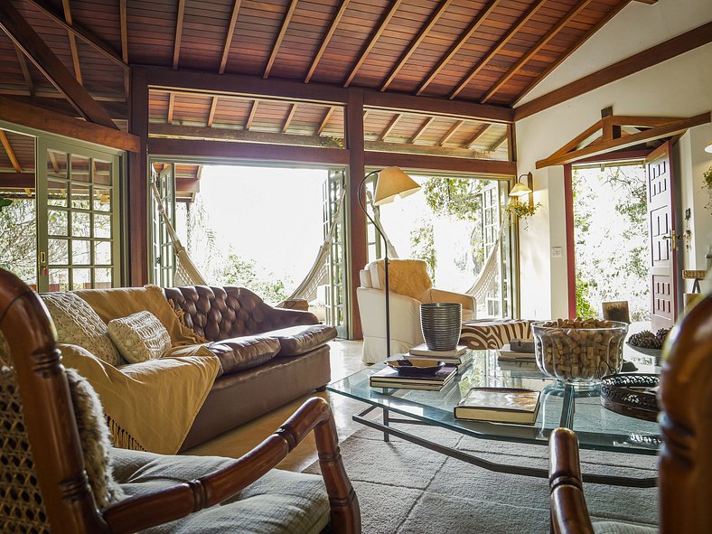 Bella casa con piscina a Serra do Rio - Ita006