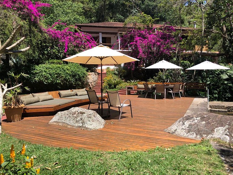 Casa de campo com cachoeira em Petrópolis - Pet001