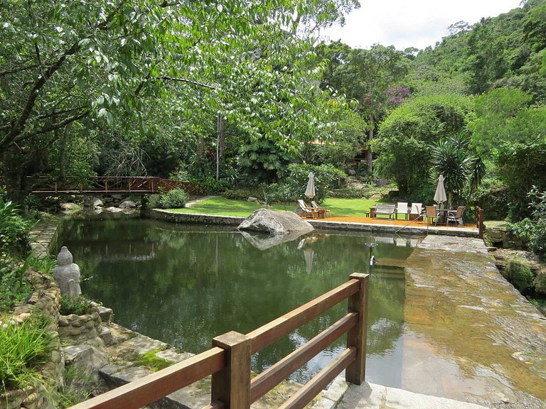 Casa de campo com cachoeira em Petrópolis - Pet001