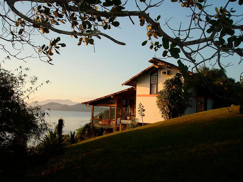 Casa en lo alto de colina en Angra dos Reis - Ang015