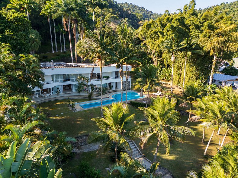 Casa frente-mar em Angra dos Reis - Ang005