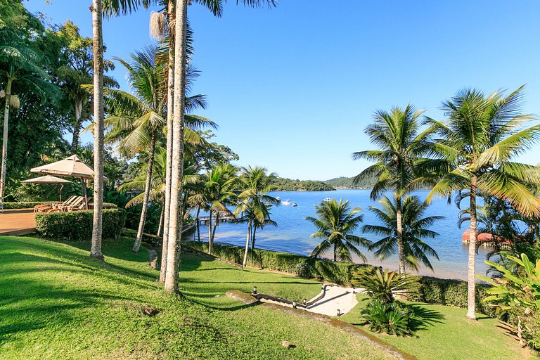 Casa frente-mar em Angra dos Reis - Ang005