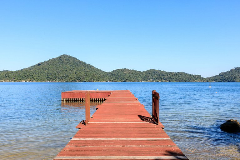 Casa frente-mar em Angra dos Reis - Ang005