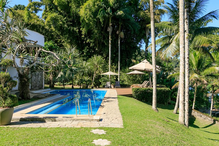 Casa frente-mar em Angra dos Reis - Ang005