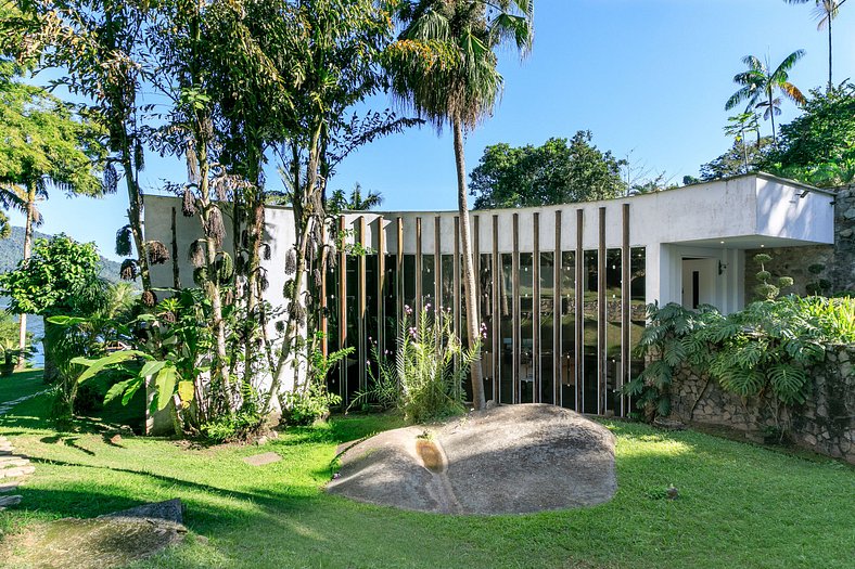 Casa frente-mar em Angra dos Reis - Ang005