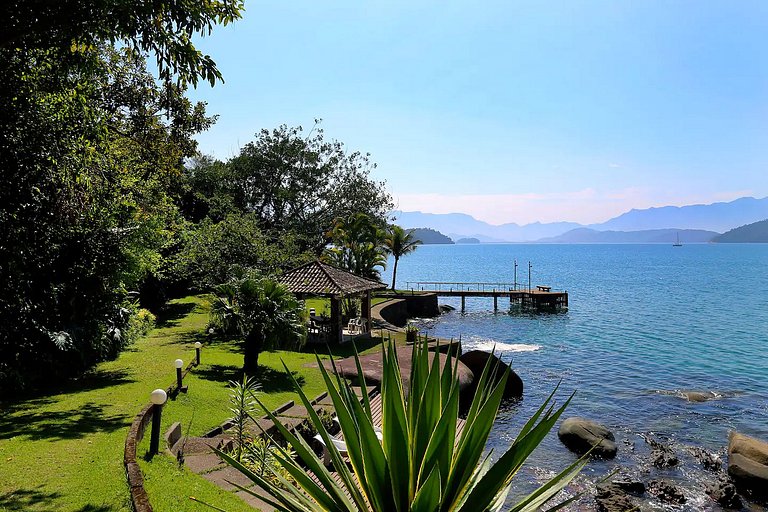 Casa in cima alla collina ad Angra dos Reis - Ang015