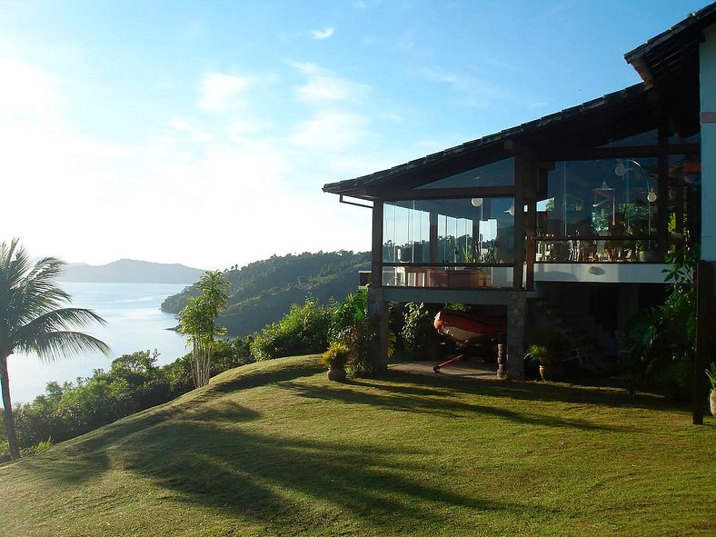 Casa in cima alla collina ad Angra dos Reis - Ang015