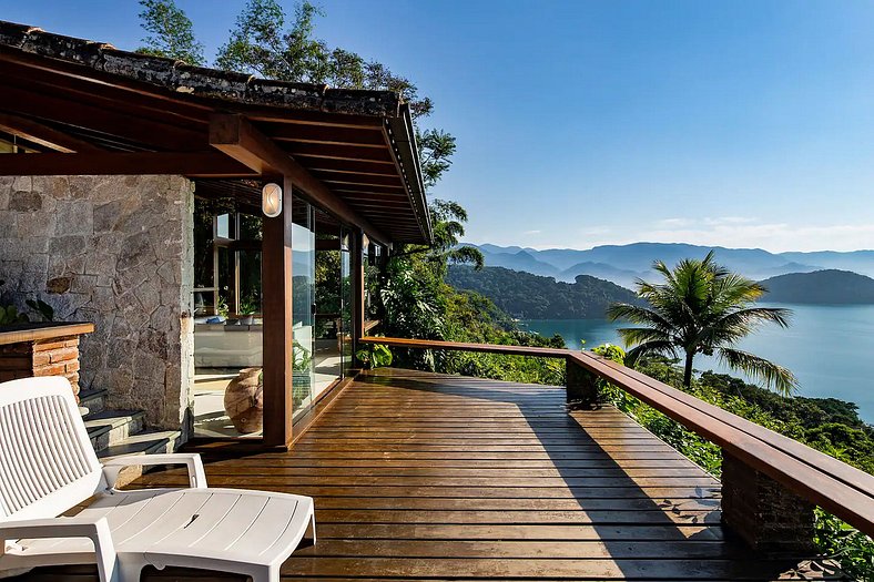 Casa in cima alla collina ad Angra dos Reis - Ang015