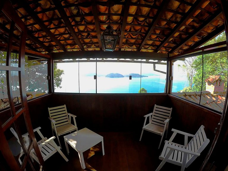 Casa in cima alla collina ad Angra dos Reis - Ang015