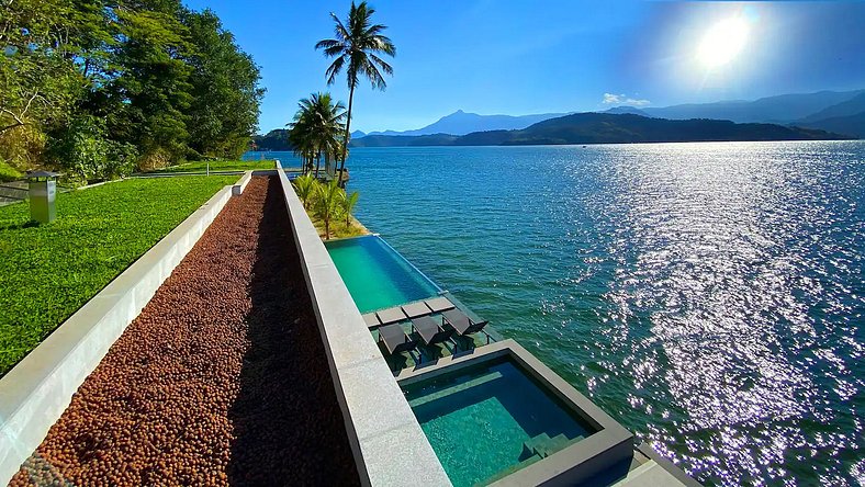 Casa junto al mar en Angra dos Reis - Ang017