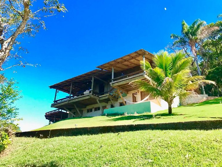 Casa no alto da colina em Angra dos Reis - Ang016