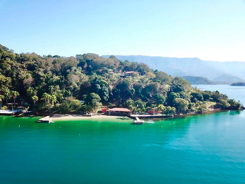 Casa no alto da colina em Angra dos Reis - Ang016