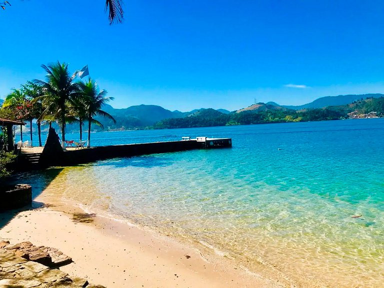 Casa no alto da colina em Angra dos Reis - Ang016