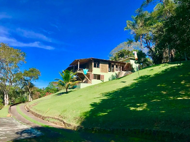 Casa no alto da colina em Angra dos Reis - Ang016