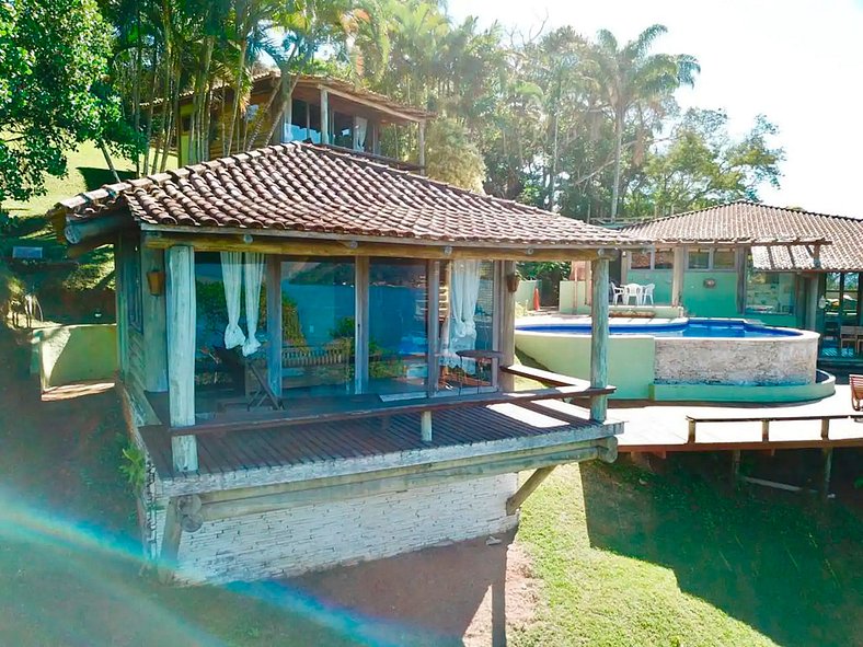 Casa no alto da colina em Angra dos Reis - Ang016