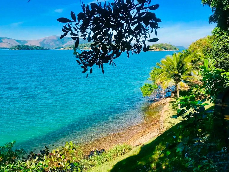 Casa no alto da colina em Angra dos Reis - Ang016