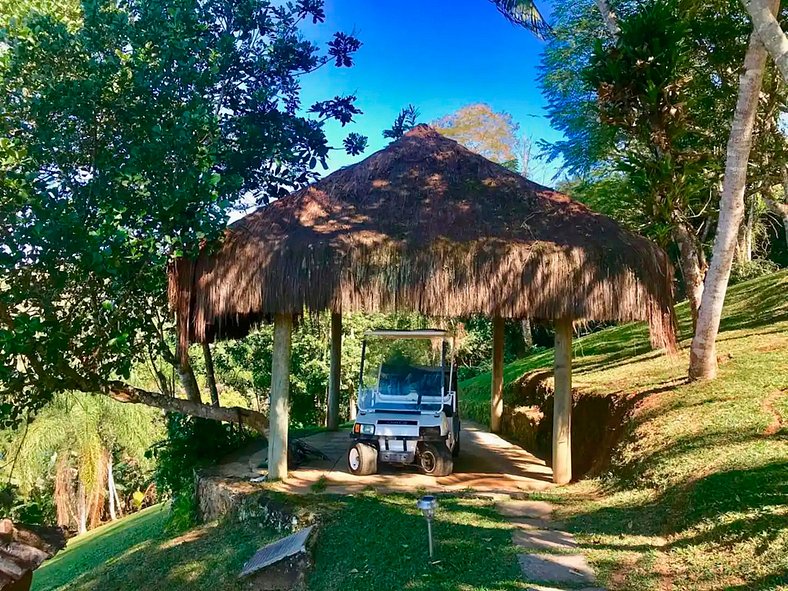 Casa no alto da colina em Angra dos Reis - Ang016