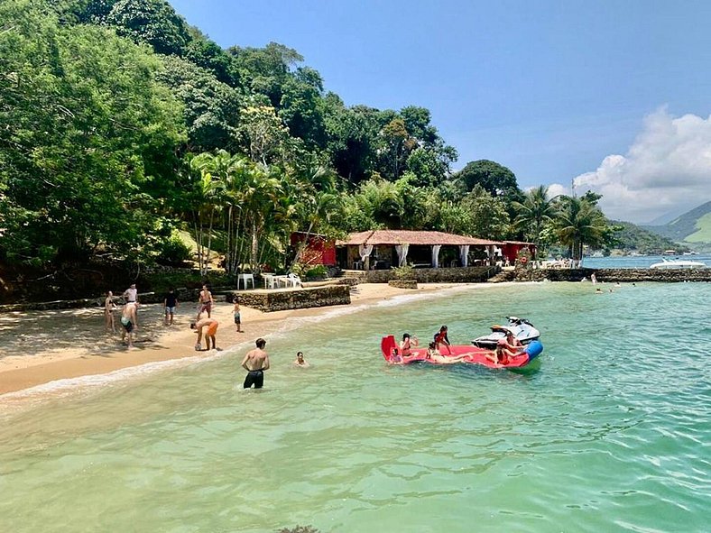 Casa no alto da colina em Angra dos Reis - Ang016