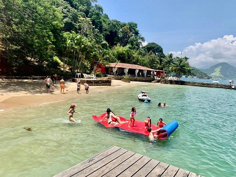 Casa no alto da colina em Angra dos Reis - Ang016