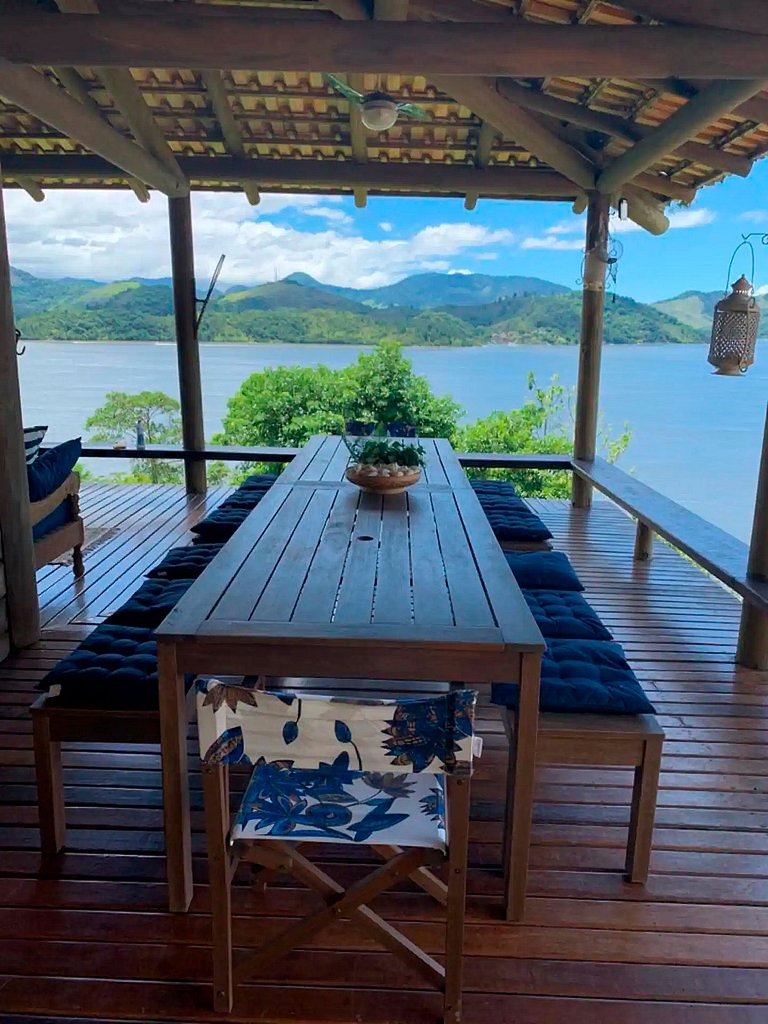 Casa no alto da colina em Angra dos Reis - Ang016