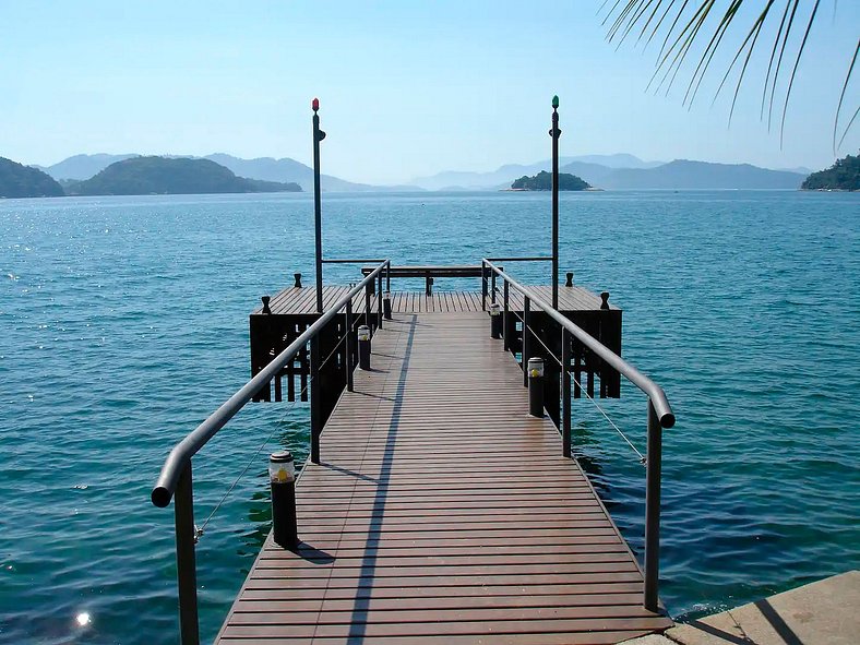 Casa no topo da colina em Angra dos Reis - Ang015