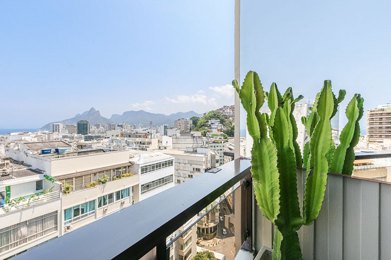 Cobertura com piscina e vista em Ipanema - Ipa011