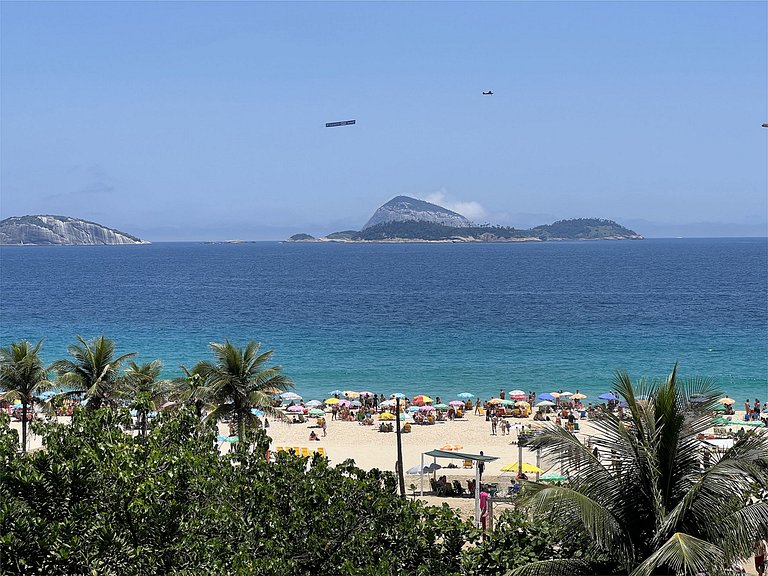 Grande Apartamento Frente-Mar em Ipanema - Ipa007