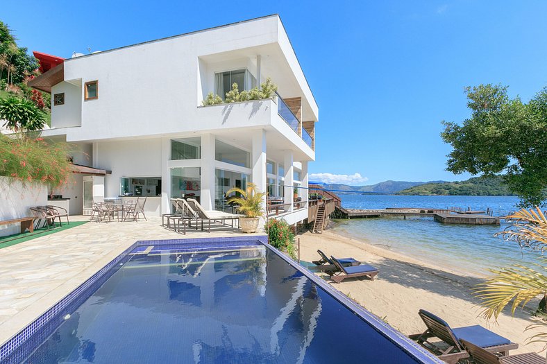 Hermosa villa de 9 suites frente al mar en Angra dos Reis -