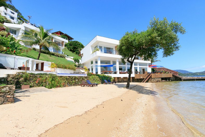 Hermosa villa de 9 suites frente al mar en Angra dos Reis -