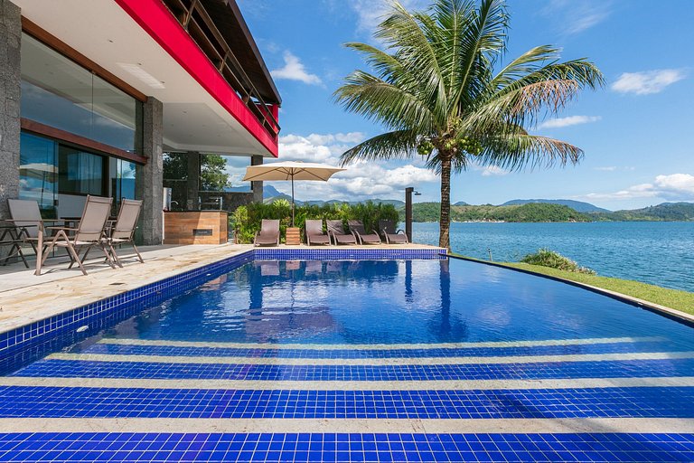 Hermosa villa frente al mar en Angra dos Reis con 9 Suites -