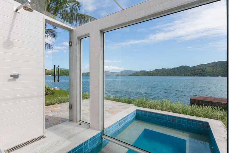 Hermosa villa frente al mar en Angra dos Reis con 9 Suites -