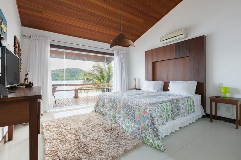 Hermosa villa frente al mar en Angra dos Reis con 9 Suites -