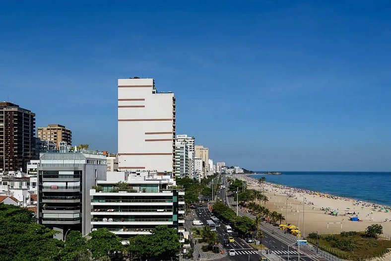 Hermoso penthouse frente al mar en Leblon - Leb002