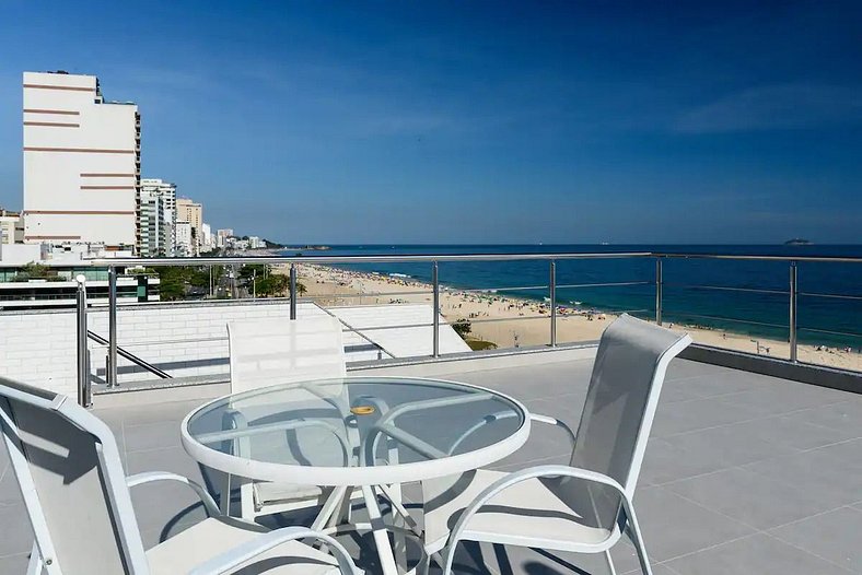 Hermoso penthouse frente al mar en Leblon - Leb002