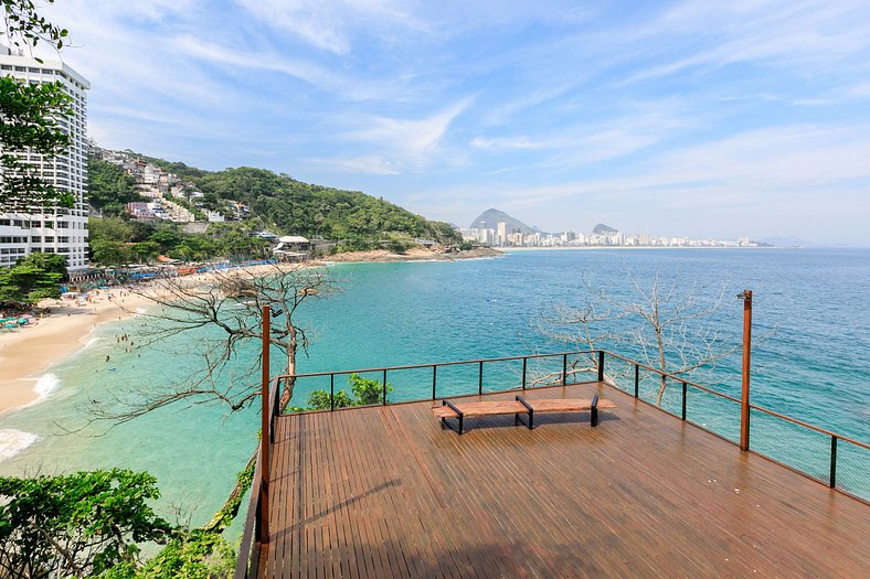 Jolie villa avec vue sur la mer - Leb009