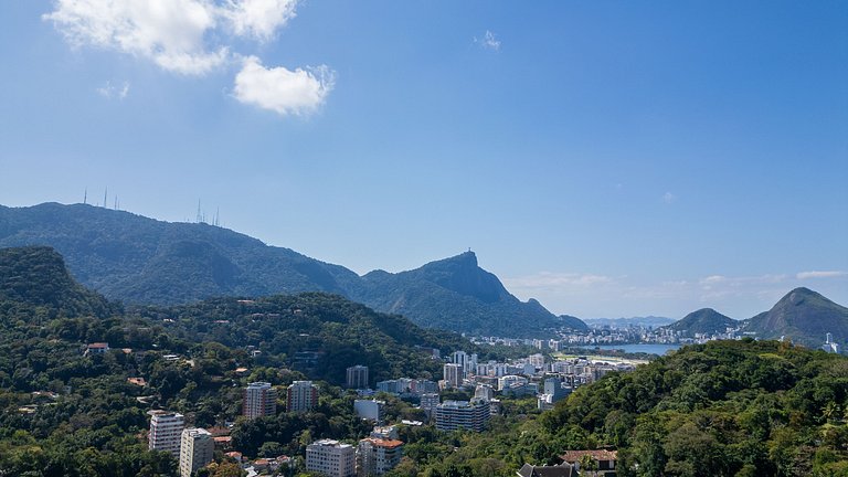 Linda e charmosa mansão na Gávea - Gav001