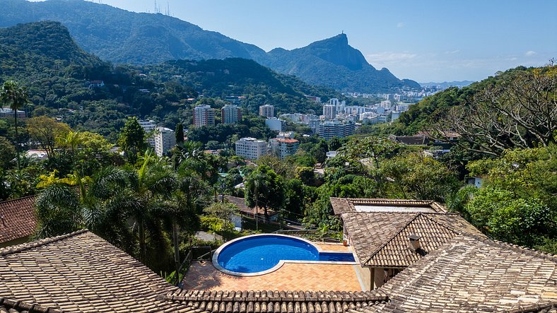 Linda e charmosa mansão na Gávea - Gav001