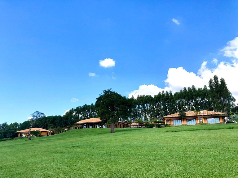 Lindas villas de campo em Itaí - Iti001