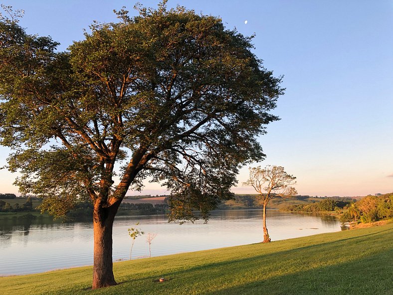 Lindas villas de campo em Itaí - Iti001