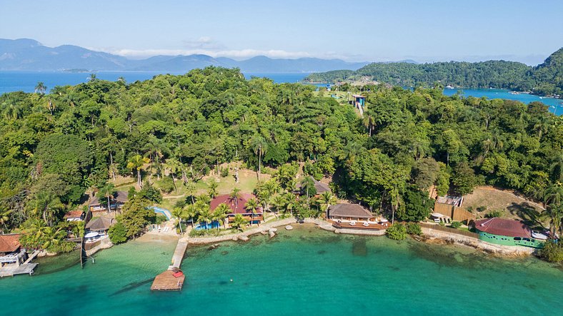 Luxueuse villa tropicale entourée par la mer - Ang011