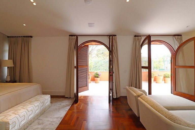 Luxury mansion in Alto de Pinheiros - Apn001