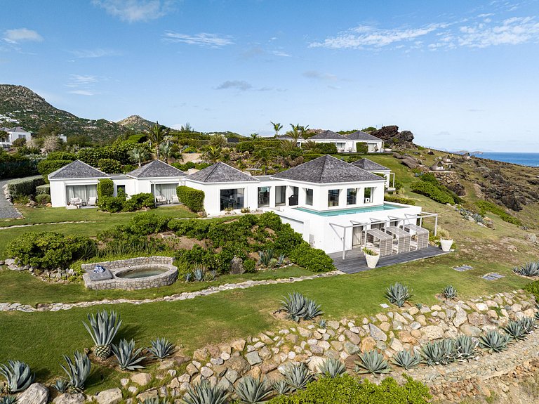 Luxury Mansion in St. Barthelemy - Stb001